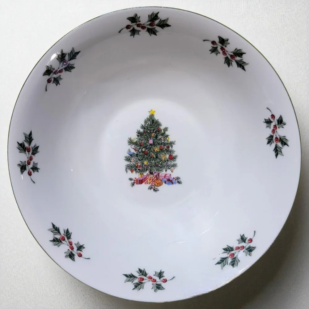 Vtg Salad Soup Bowl Noel Morning By Gibson Christmas Tree Presents Holly Berries